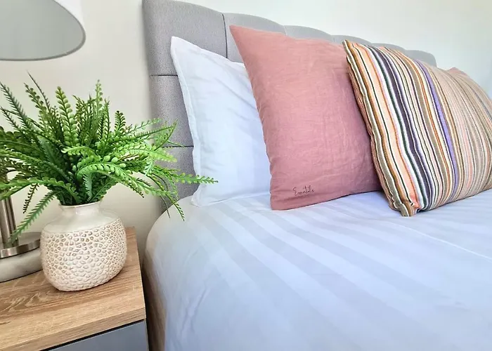 City Centre 2 Bedroomed Apartment - Great Views - Wifi