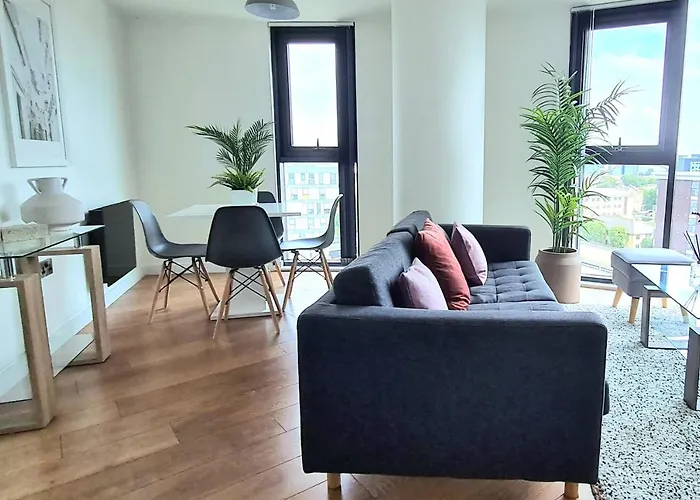 City Centre 2 Bedroomed Apartment - Great Views - Wifi